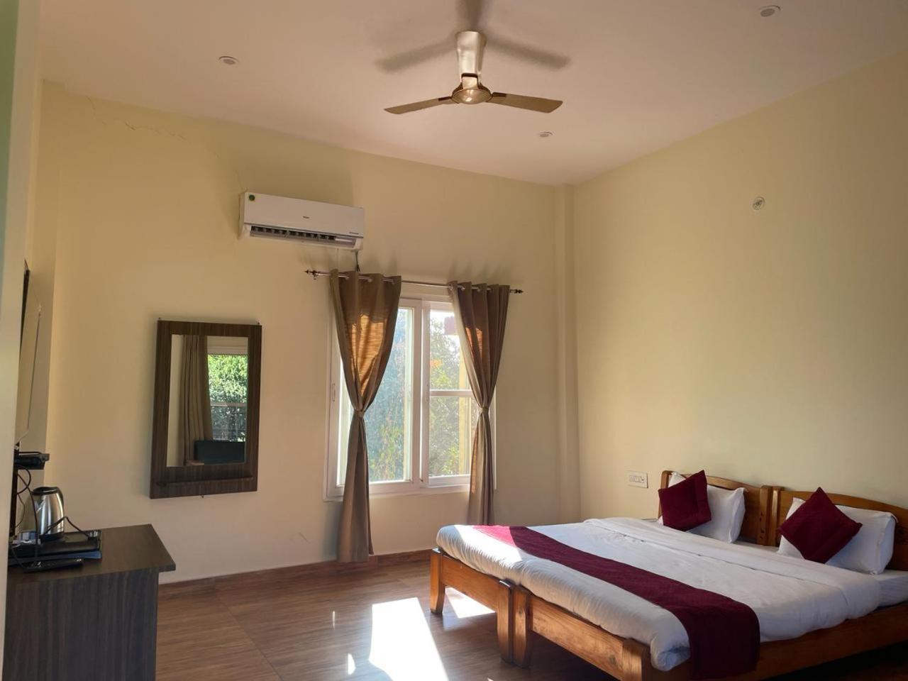Karans Corbett Motel Ramnagar  Esterno foto